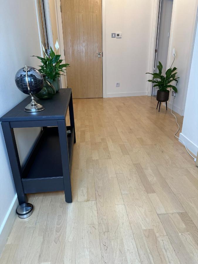 2 Bed City Centre Executive Apartment Абердин Экстерьер фото